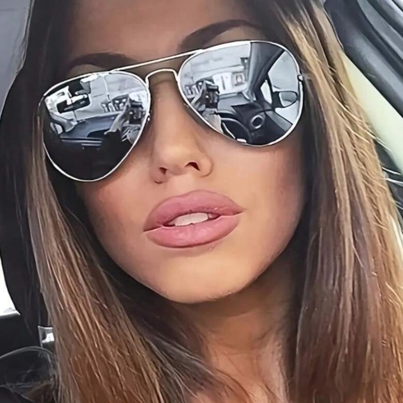 Luxe Silver Reflective Aviator Sunglasses main image 4